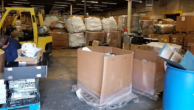 تصريف شحنات وفائض تجاري